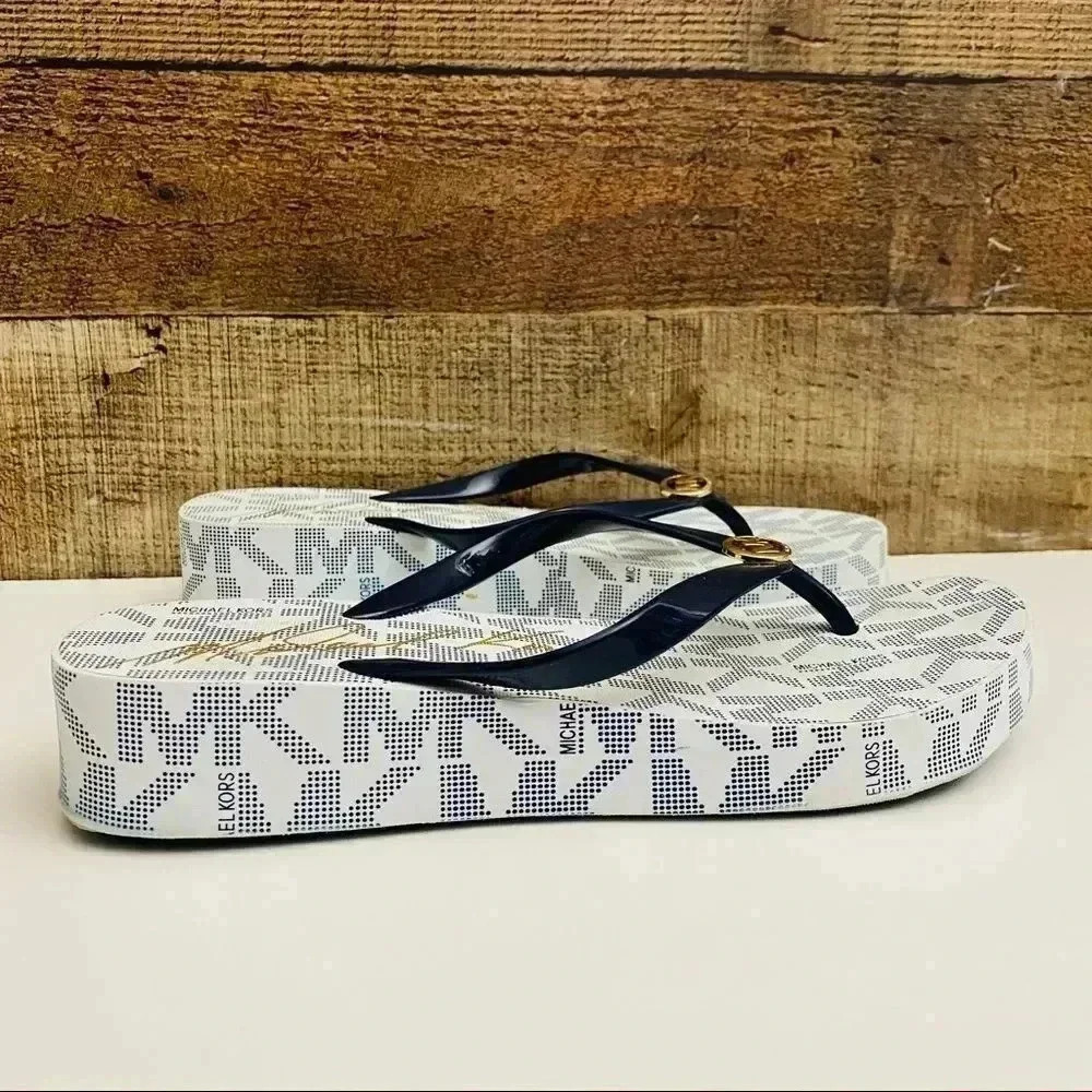 Micheal Kors Bedford Wedge Flip Flops - Picture 3 of 8